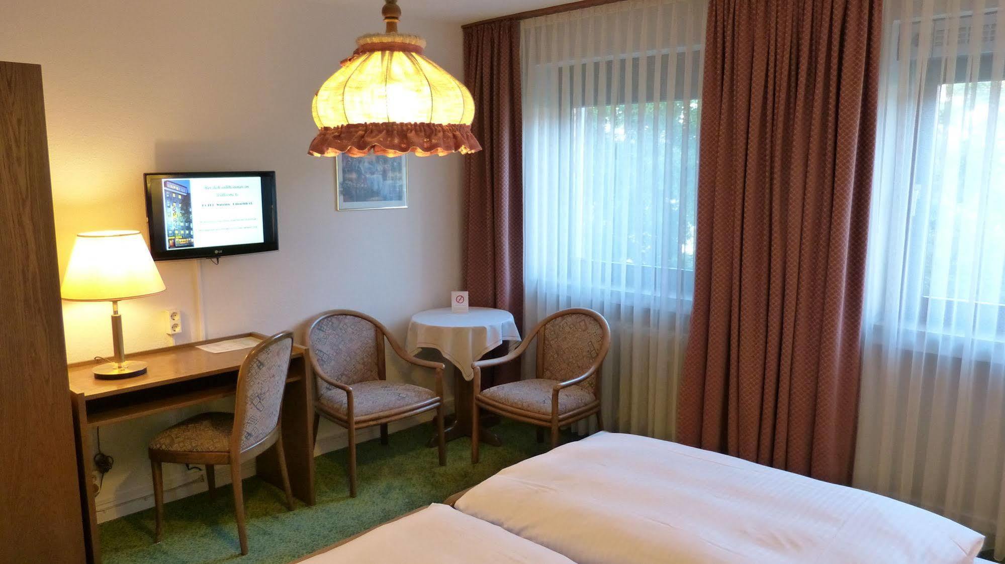 Hotel Wurms Düsseldorf Extérieur photo