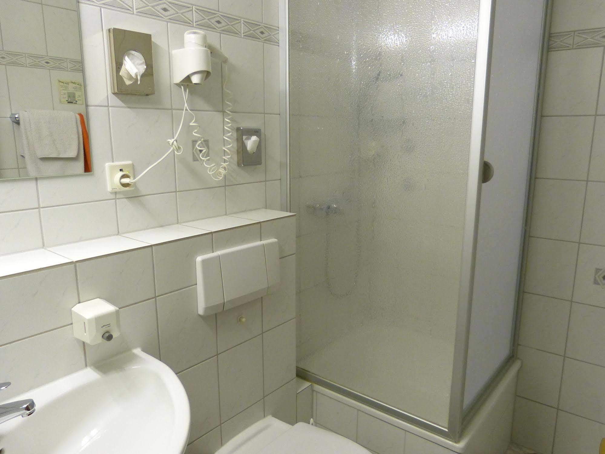 Hotel Wurms Düsseldorf Extérieur photo