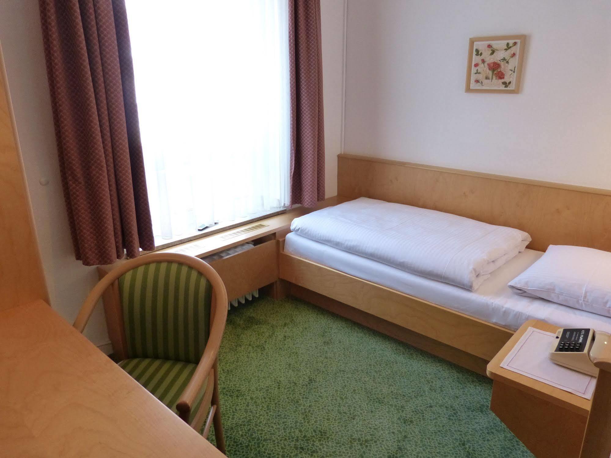Hotel Wurms Düsseldorf Extérieur photo